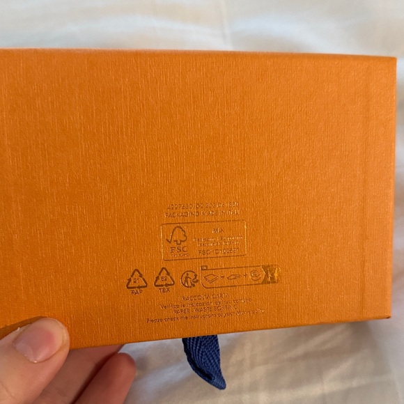 Louis Vuitton Vibrant Orange Box with Blue Tab - Picture 4 of 4